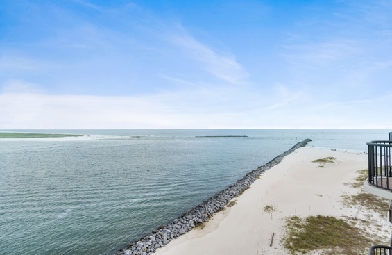 Grand Pointe 801