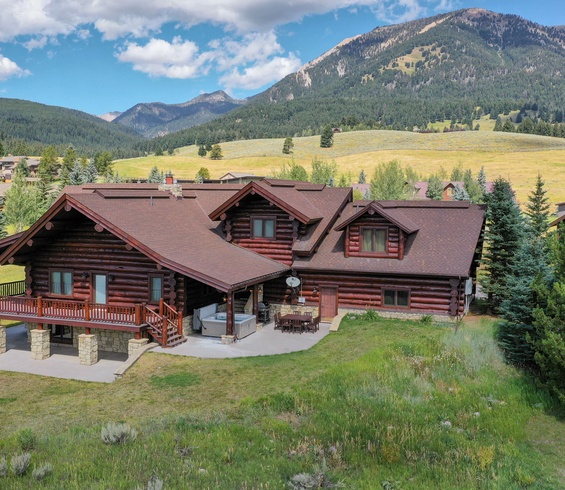Featured Property MDW Red Feather Lodge