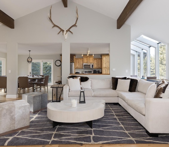 Featured Property MDW Two Moons Lodge