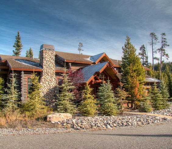 Featured Property MV Big Dog Lodge