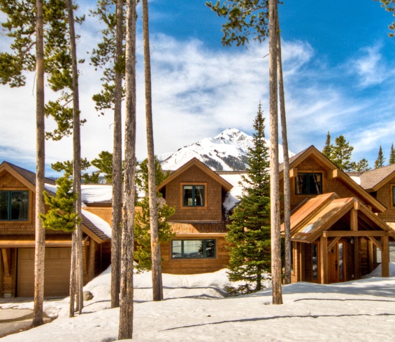 Featured Property MVC Das Moose Haus