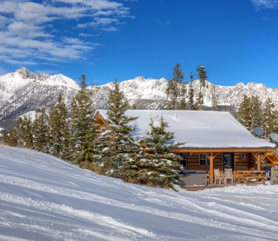 Featured Property Rustic Ridge Retreat