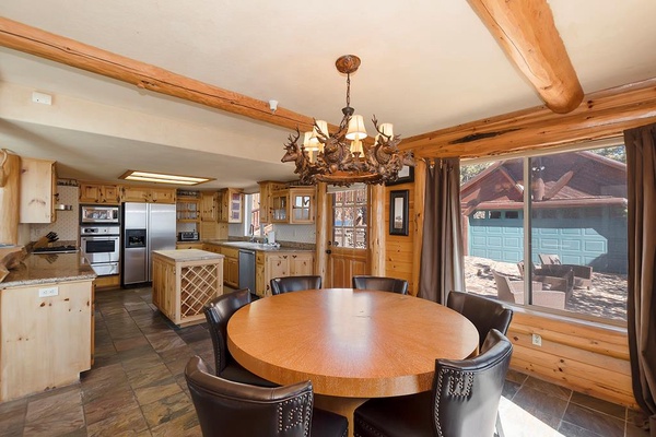 Dining Area - Kitchen
