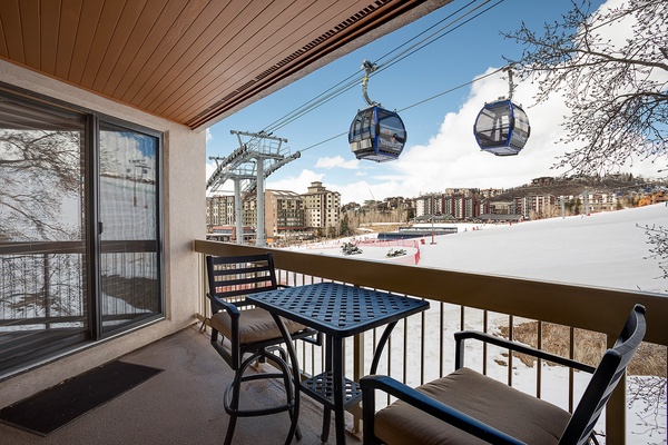 Sip your morning coffee on this private balcony overlooking ski slopes, gondolas, and snow-capped peaks—your front-row seat to mountain adventure and alpine charm.