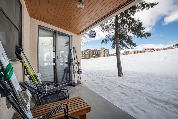 Store your gear right on your private patio with ski-in access to fresh powder and mountain views. The perfect home base for your winter adventure, with the slopes just steps away.