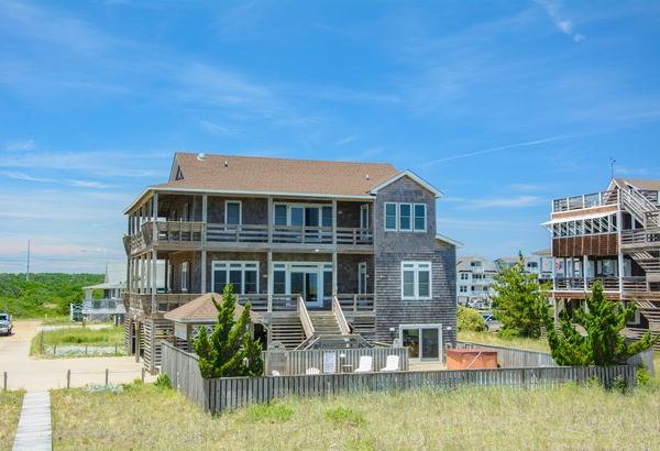 KDN0123: Four Roses | Village Realty