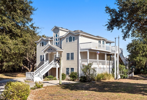DU807: Z's By The Sea | Village Realty