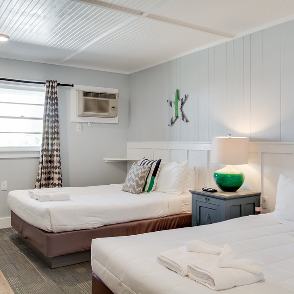 Featured Property TH29: Kitty Hawk Bay Room