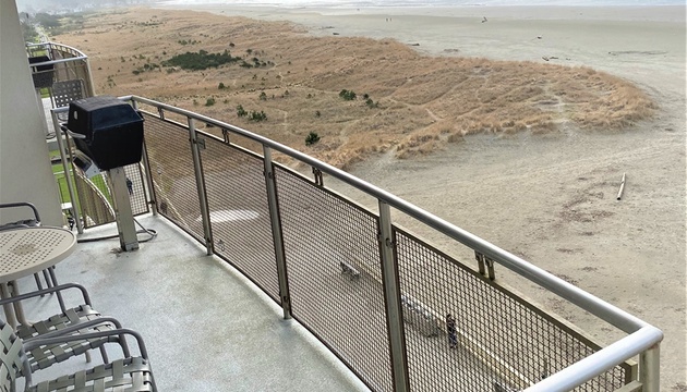 Seaside Resort - Ocean Front 3 Bedroom 2 Bath - Assignment 4 5