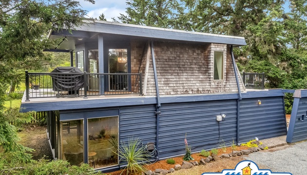 THE BOAT HOUSE 2