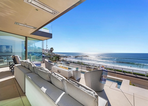 Neptune’s Jewel Oceanfront w/ Pool & Spa 3