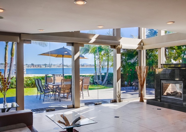 Villa on the Bay | 7BR MB Gem w/ Spacious Yard 2