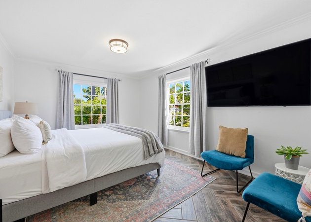 NEW HOME La Jolla Lifestyle Villa with Pool & Spa 2