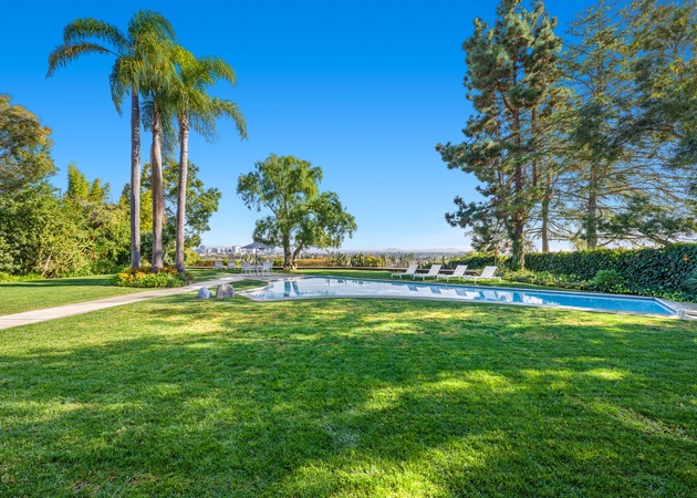 Endless Vistas | 7BR Luxury Escape w/ Pool & Spa 2