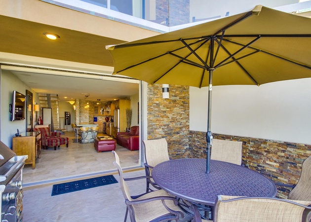 Villa on the Bay | 6BR MB Gem w/ Spacious Yard 5