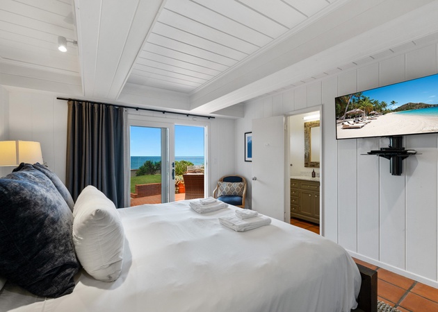 Playa Vista La Jolla | Private Beach Access + Pool 3