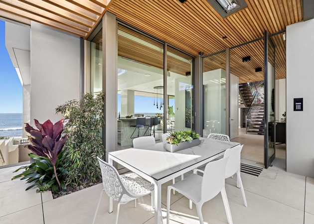 Neptune’s Jewel Oceanfront w/ Pool & Spa 2