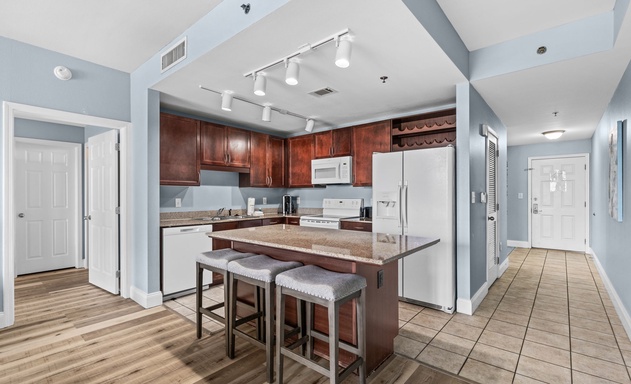 Laketown Wharf #0127 9