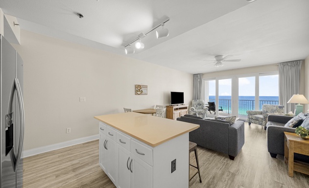 Laketown Wharf #1826 6