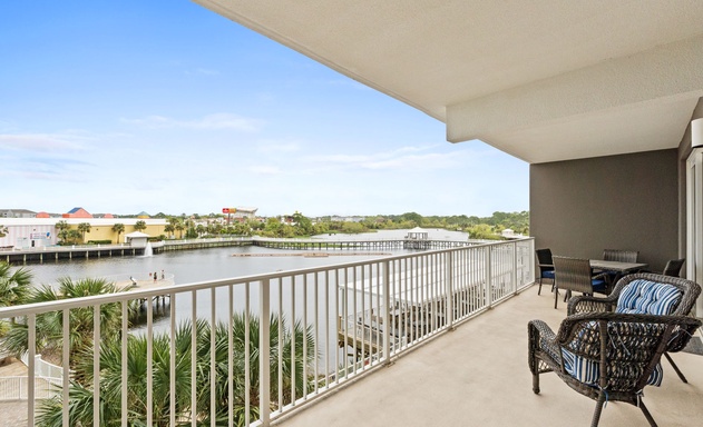 Laketown Wharf #0226 4