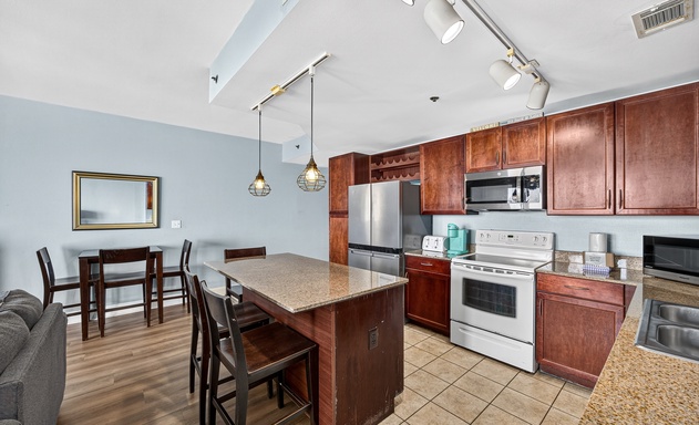 Laketown Wharf #1416 10