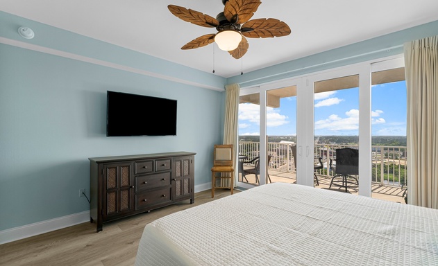 Laketown Wharf #1433 9