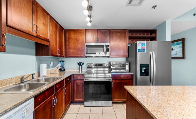 Laketown Wharf #1931 7