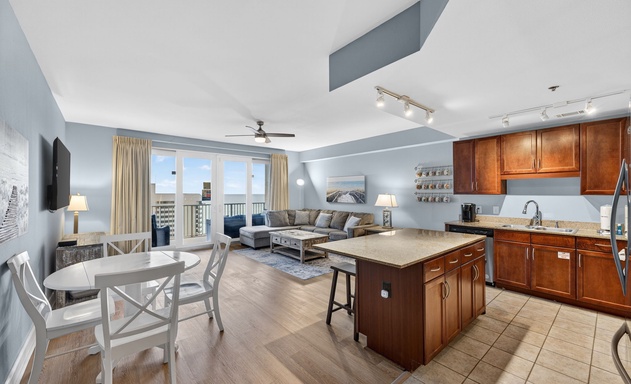 Laketown Wharf #1117 2