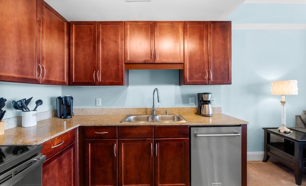 Laketown Wharf #1818 8