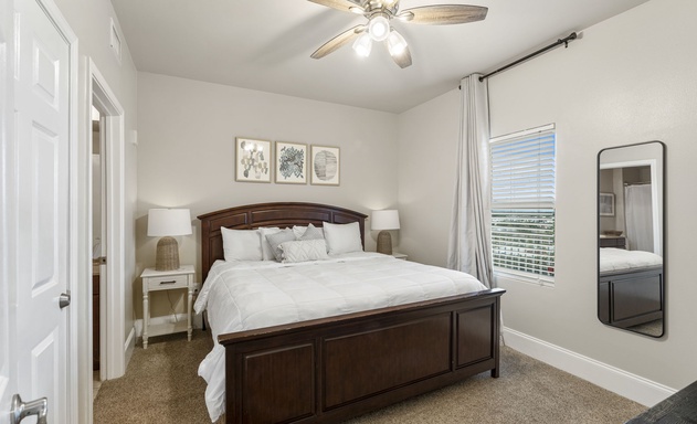 Laketown Wharf #0702 10