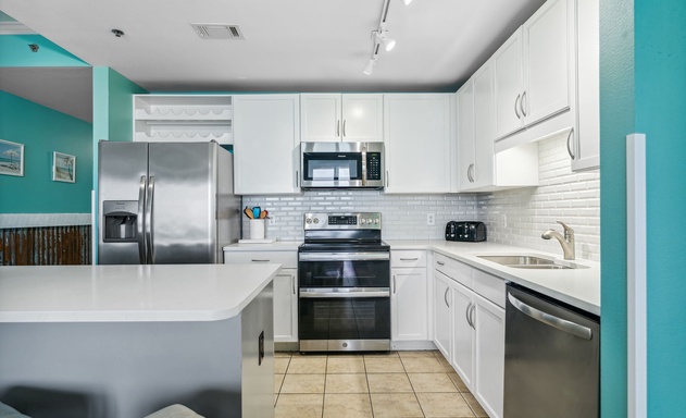 Laketown Wharf #1825 6