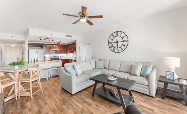 Laketown Wharf #0628 4