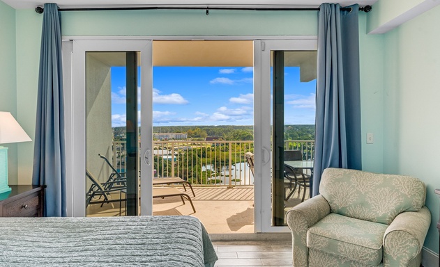 Laketown Wharf #1034 10