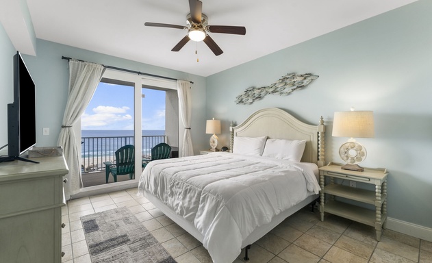 Laketown Wharf #1022 9