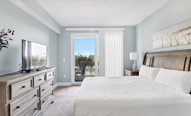 Laketown Wharf #0127 8