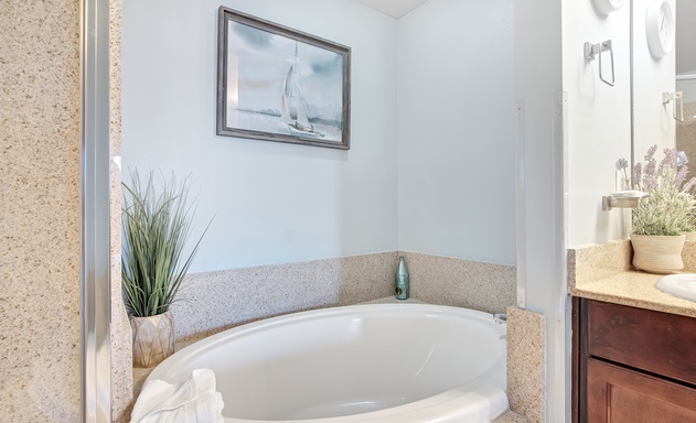 Laketown Wharf #0109 10