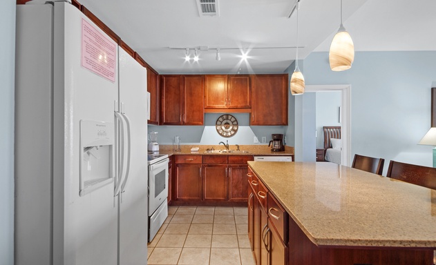 Laketown Wharf #1025 7