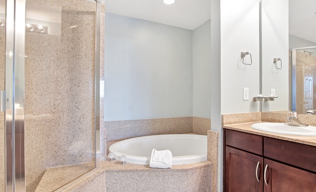 Laketown Wharf #0127 10