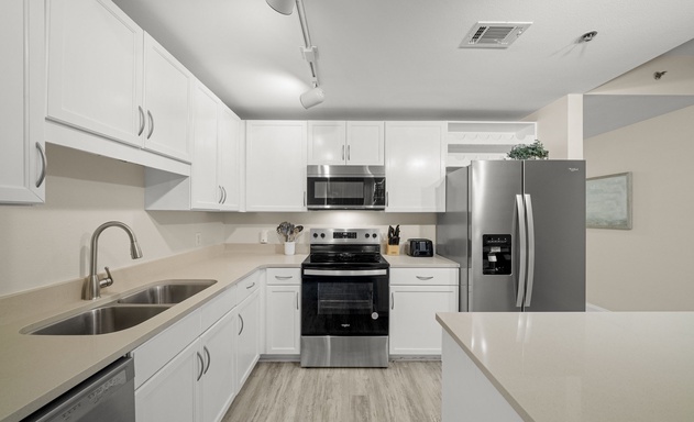 Laketown Wharf #1826 8