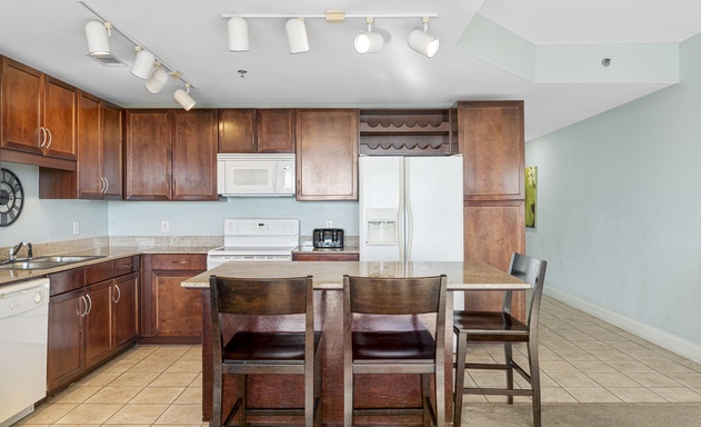 Laketown Wharf #1115 7