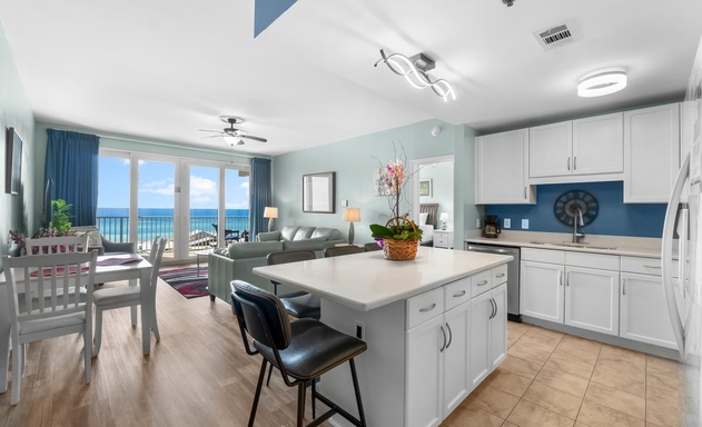 Laketown Wharf #0722 8