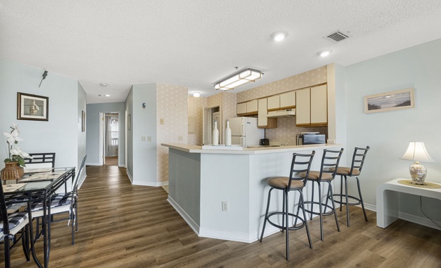 The Inn at St Thomas Square #1305A 5