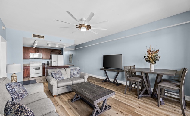 Laketown Wharf #0127 6