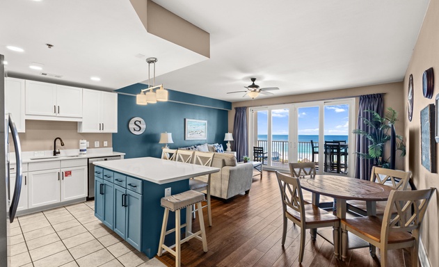 Laketown Wharf #903