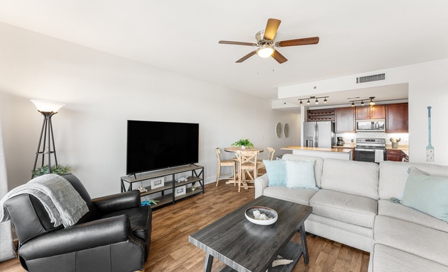 Laketown Wharf #0628 3