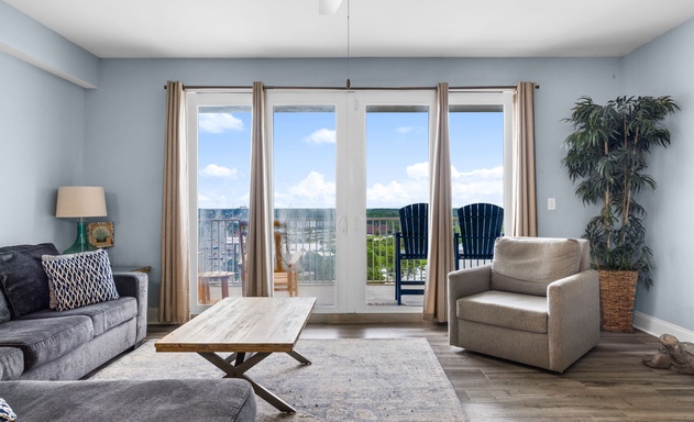 Laketown Wharf #1037 4