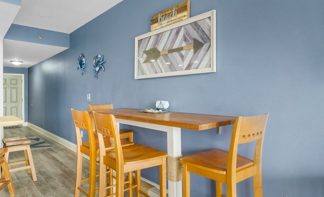 Laketown Wharf #0606 5