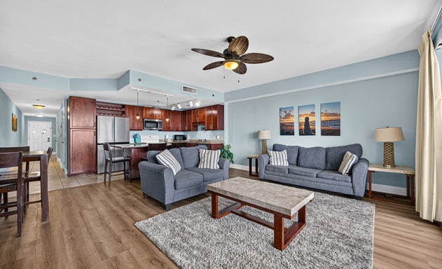 Laketown Wharf #1416 8