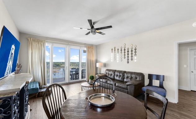 Laketown Wharf #0938 6