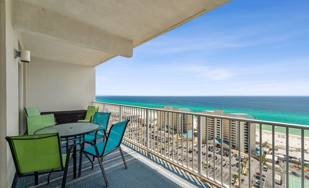 Laketown Wharf #1825 4